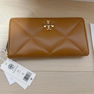 (NWT)Tory Burch Kira Chevron Zip Continental Quilted Leather Wallet Tan Authen